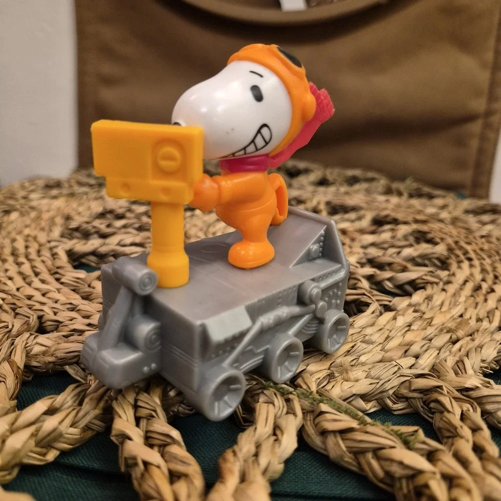 2019 McDonald's Happy Meal Toy Peanuts NASA Snoopy Space Buggy 6